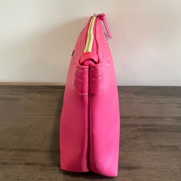 Trina Turk - Scalloped Bright Pink Cosmetics Pouch Makeup Bag Toiletry Bag - EUC - Picture 6 of 11